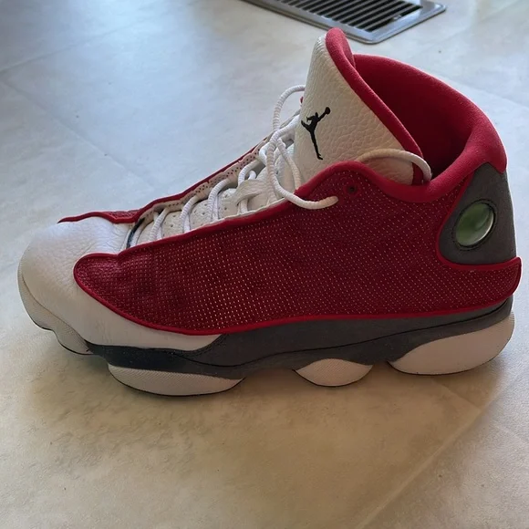 Nike Air Jordan 13 Retro - Picture 9 of 16